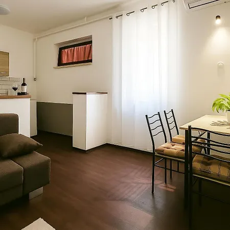 Zoeld Sziget Ueduelohaz B&B