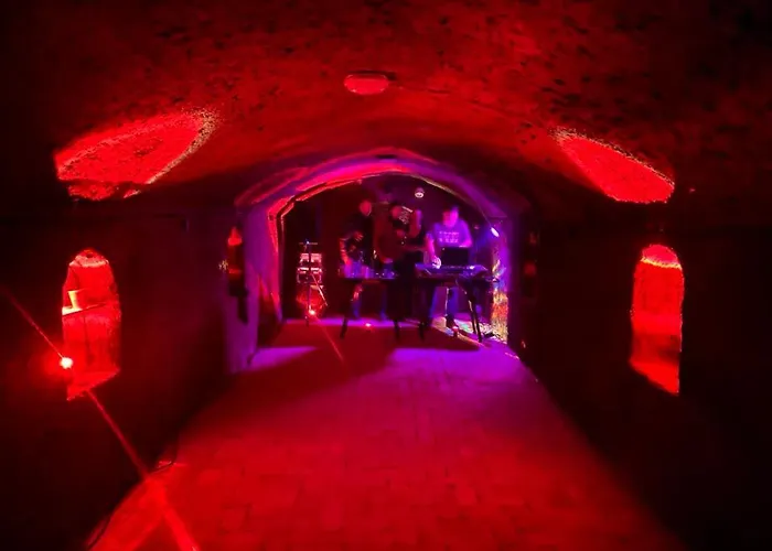 Zoeld Sziget Ueduelohaz